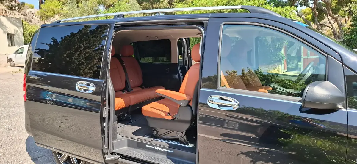 Mercedes Vito exterior with open door